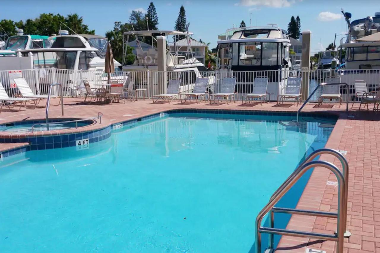 Bay Front Oasis Apartment St. Pete Beach Exterior foto